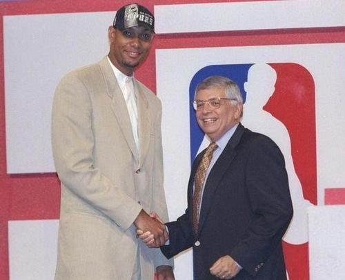 首节比赛雷 首节比赛雷